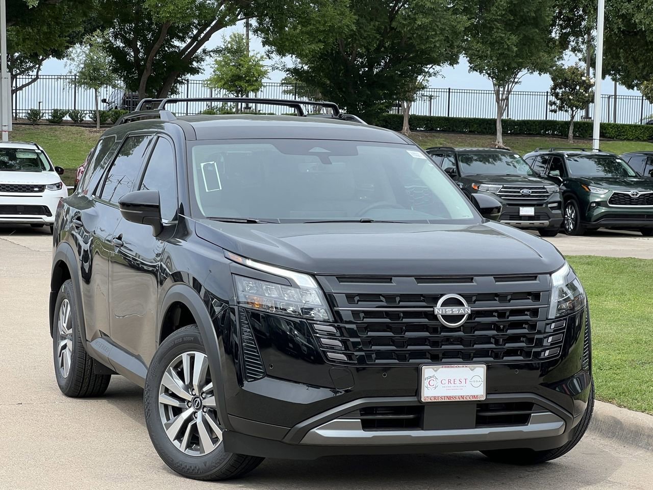 New 2026 Nissan Pathfinder SL AWD/4WD image 2