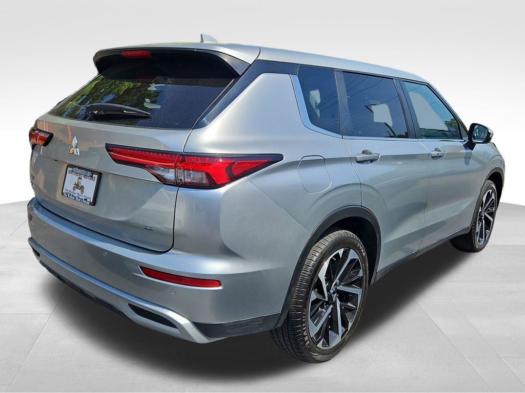 Used 2024 Mitsubishi Outlander SE Black Edition AWD/4WD image 6