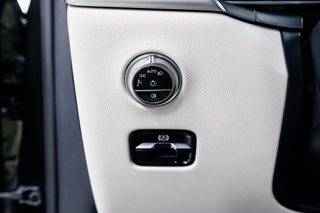 Used 2026 Mercedes-Benz GLC 300 4MATIC image 9