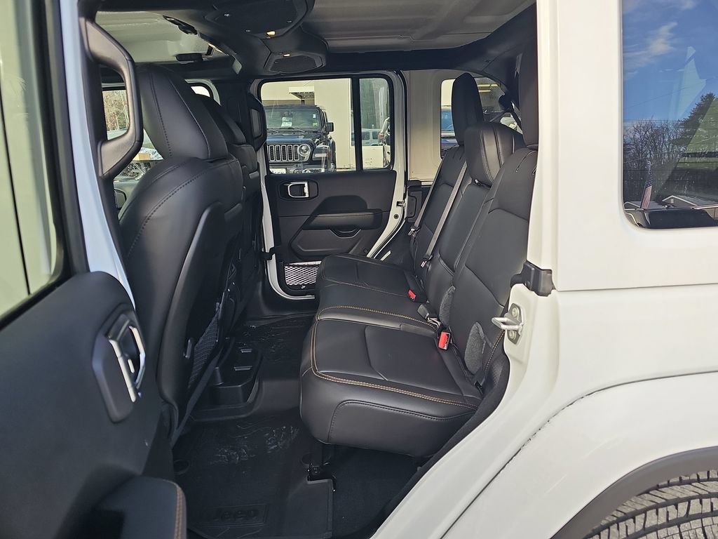New 2026 Jeep Wrangler Unlimited Sahara AWD/4WD image 27