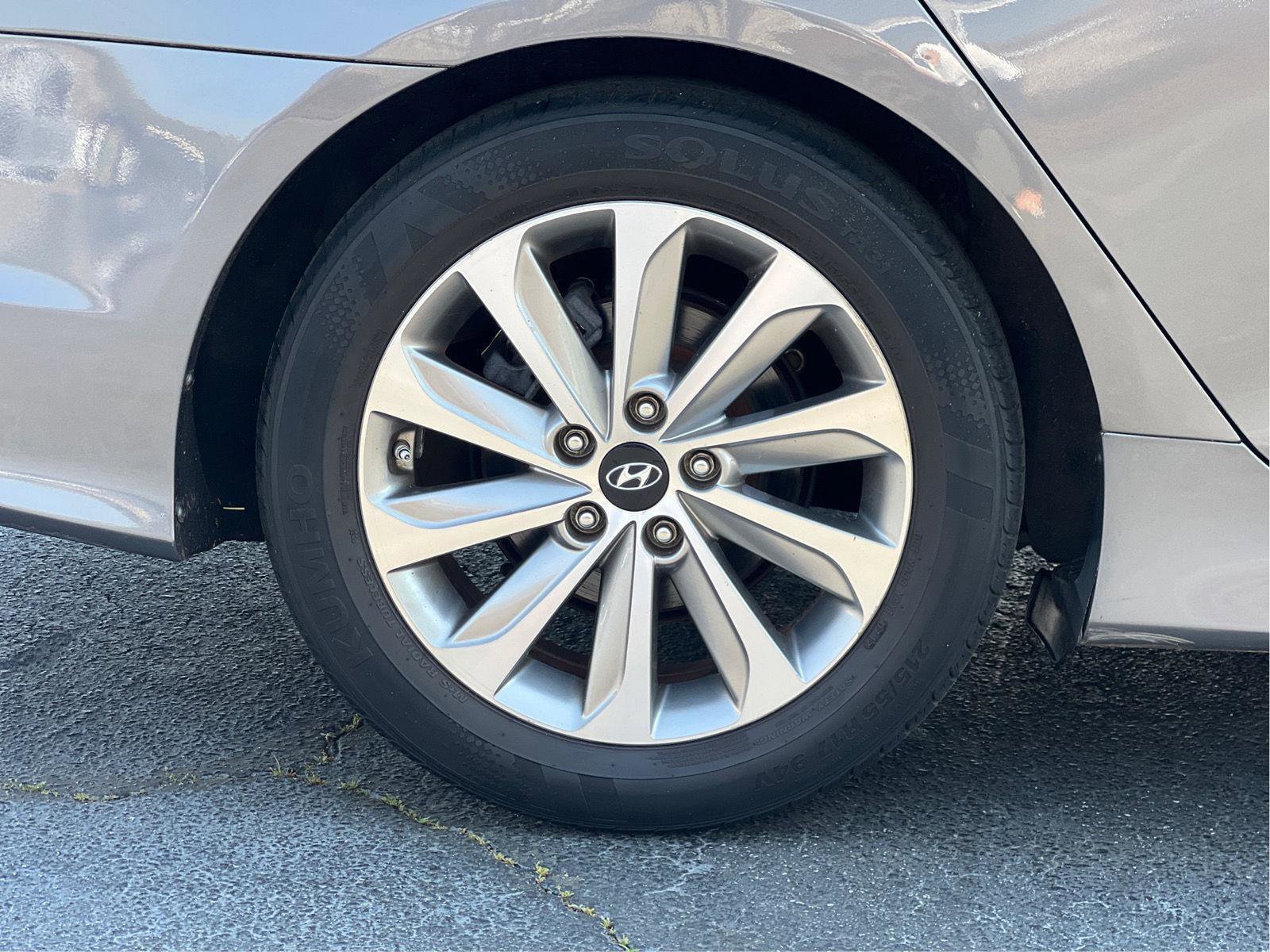 Used 2014 Hyundai Sonata Limited w/ Technology Package 05 FWD image 27
