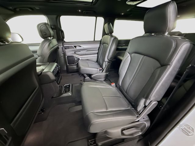 New 2026 Jeep Grand Wagoneer Limited w/ Premium Group II image 25
