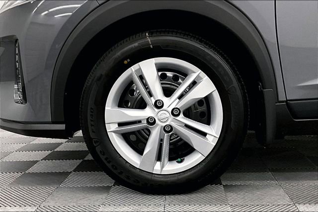 New 2025 Nissan Kicks Play S image 12