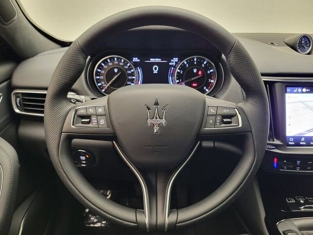 Used 2023 Maserati Levante GT image 25