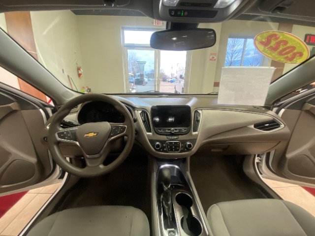 Used 2022 Chevrolet Malibu LT FWD image 20