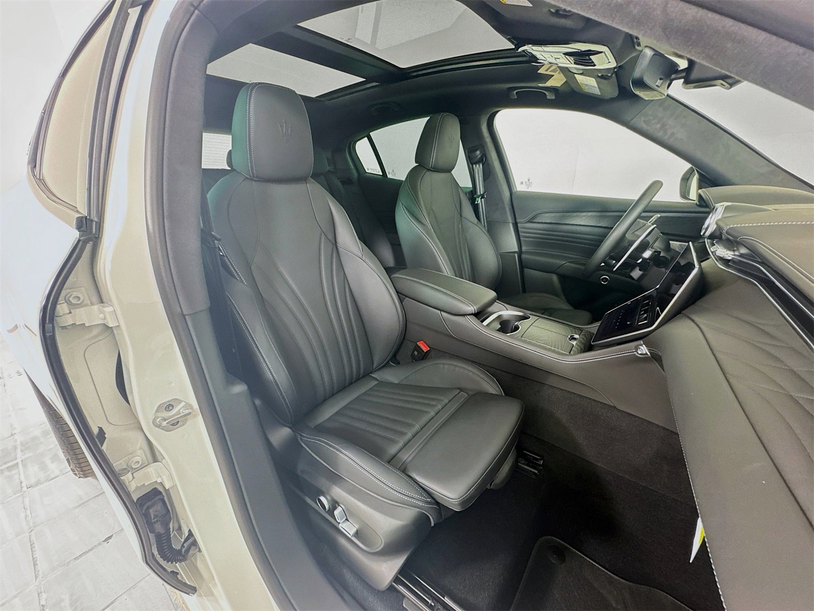 New 2026 Maserati Grecale Modena image 28