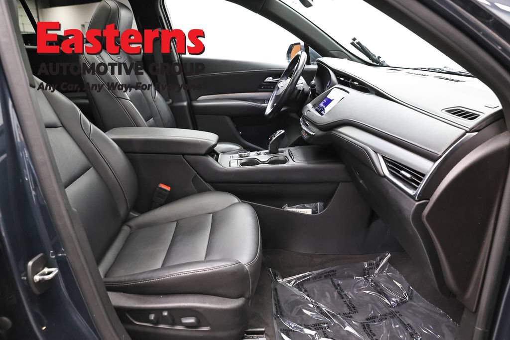 Used 2020 Cadillac XT4 Premium Luxury w/ Sun And Sound Package AWD/4WD image 25