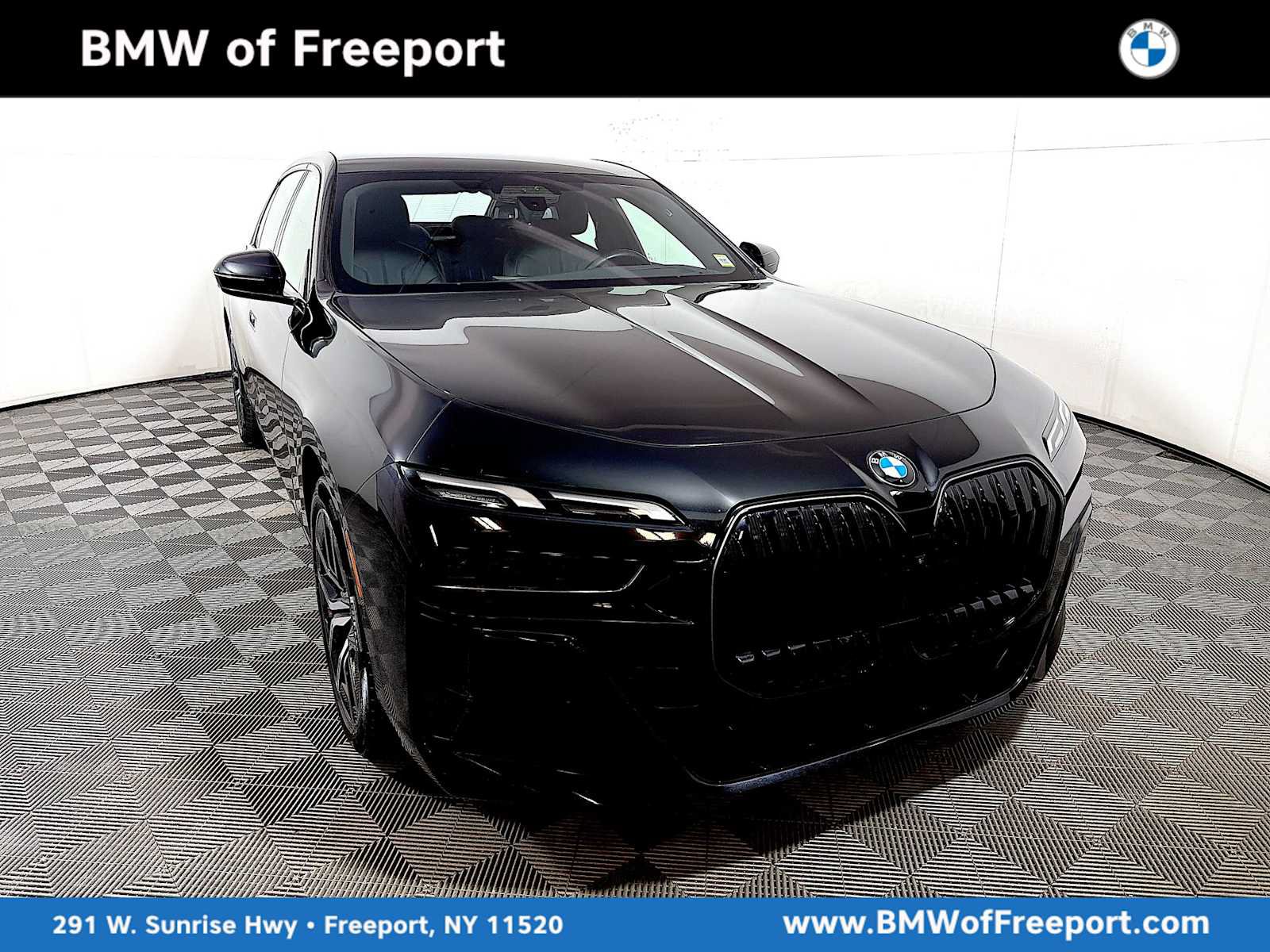 Used 2025 BMW 760i xDrive w/ Executive Package AWD/4WD video 1