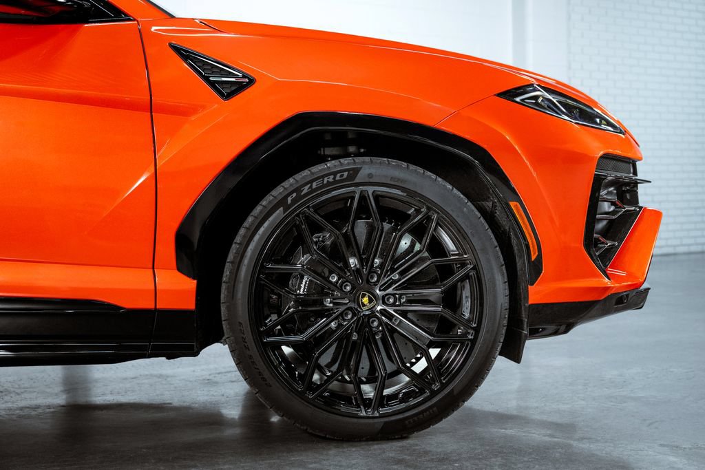 Used 2025 Lamborghini Urus SE AWD/4WD image 10