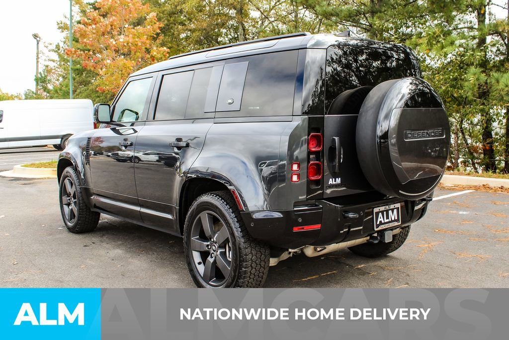 Used 2024 Land Rover Defender 110 X-Dynamic SE image 5