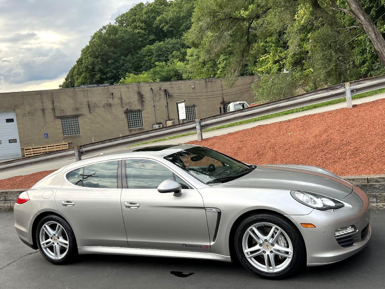 Used 2010 Porsche Panamera S RWD image 6