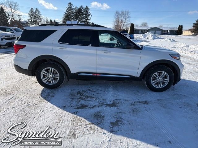 Used 2022 Ford Explorer XLT w/ Equipment Group 202A AWD/4WD image 3