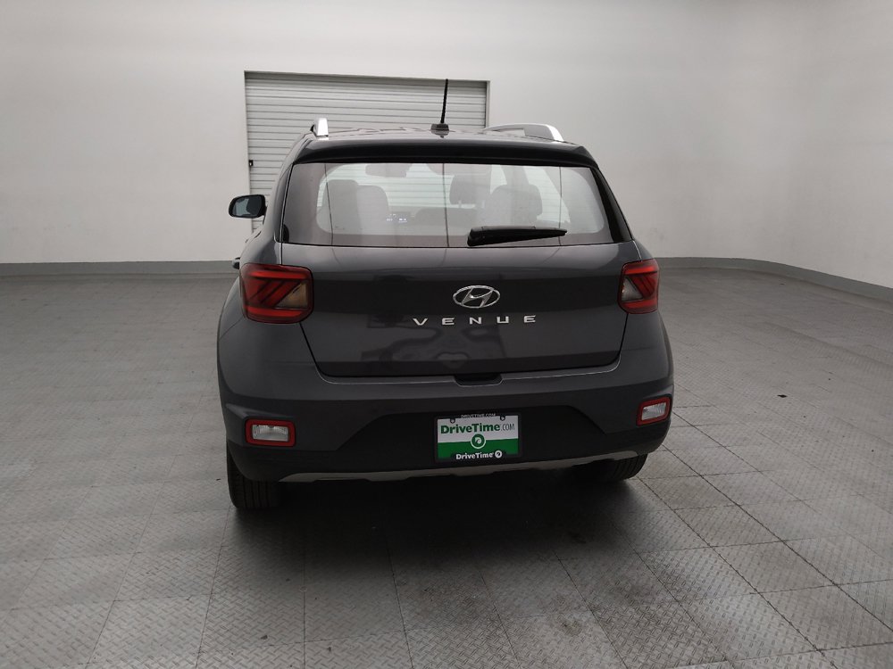 Used 2025 Hyundai Venue SEL FWD image 6