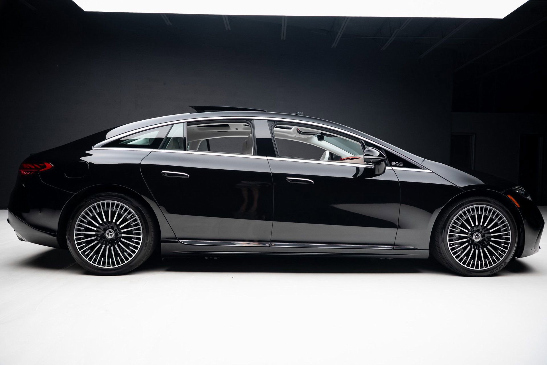 Used 2023 Mercedes-Benz EQS 450+ Sedan w/ AMG Line Exterior Package image 34