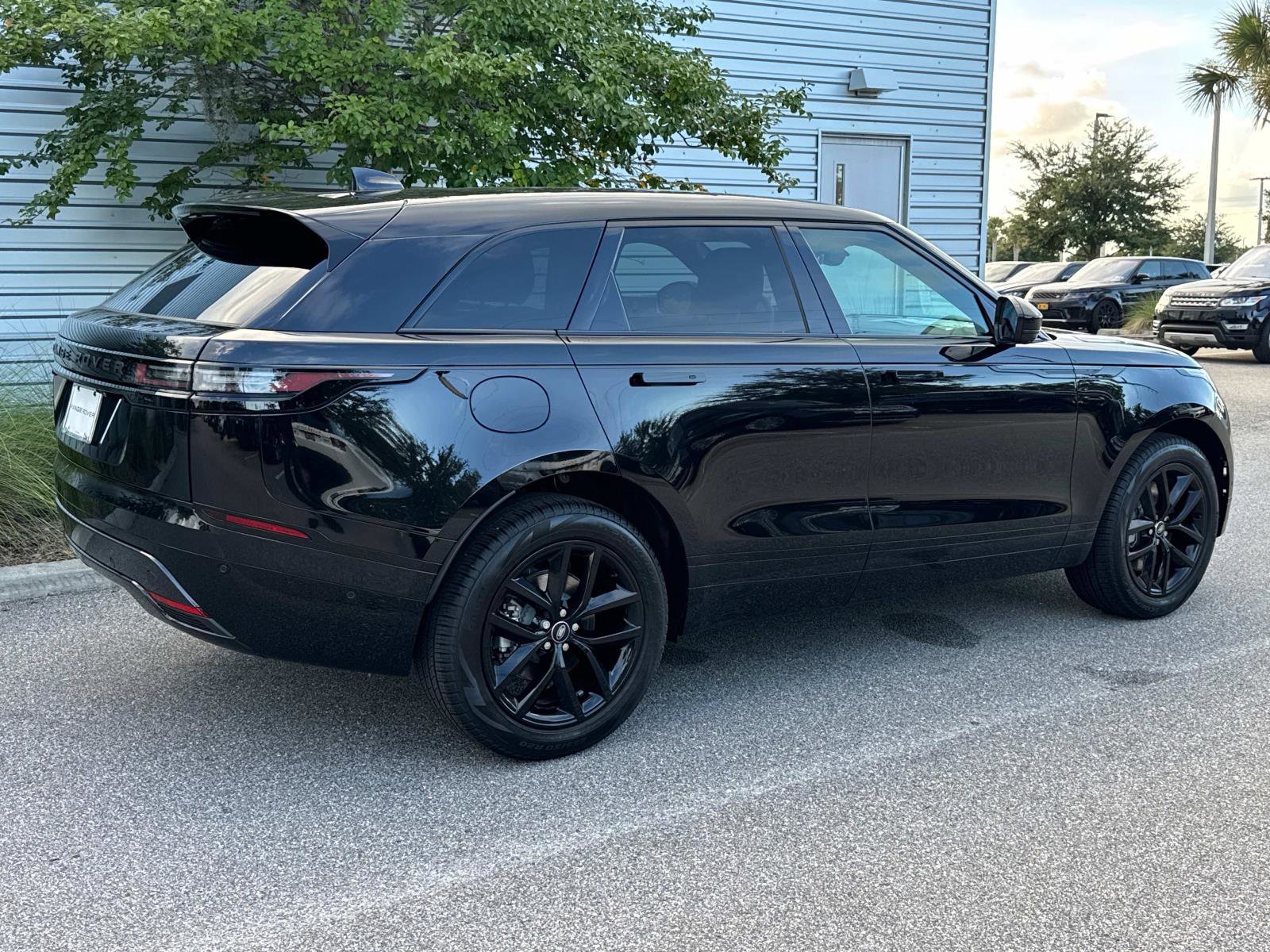 New 2026 Land Rover Range Rover Velar Dynamic SE image 6