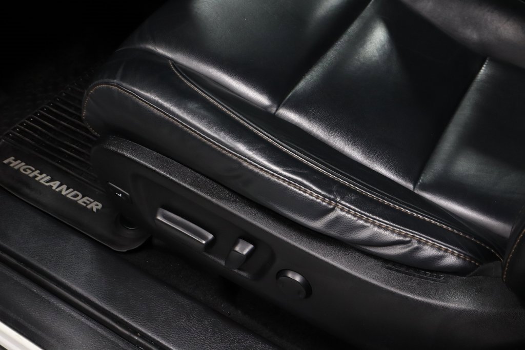 Used 2018 Toyota Highlander XLE image 26