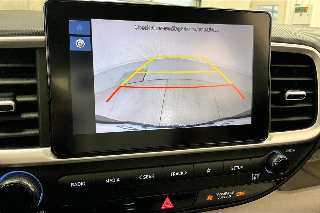 Used 2025 Hyundai Venue SEL FWD image 23