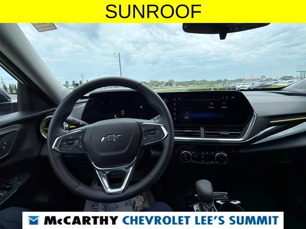 Used 2025 Chevrolet Trax ACTIV w/ Sunroof Package FWD image 24