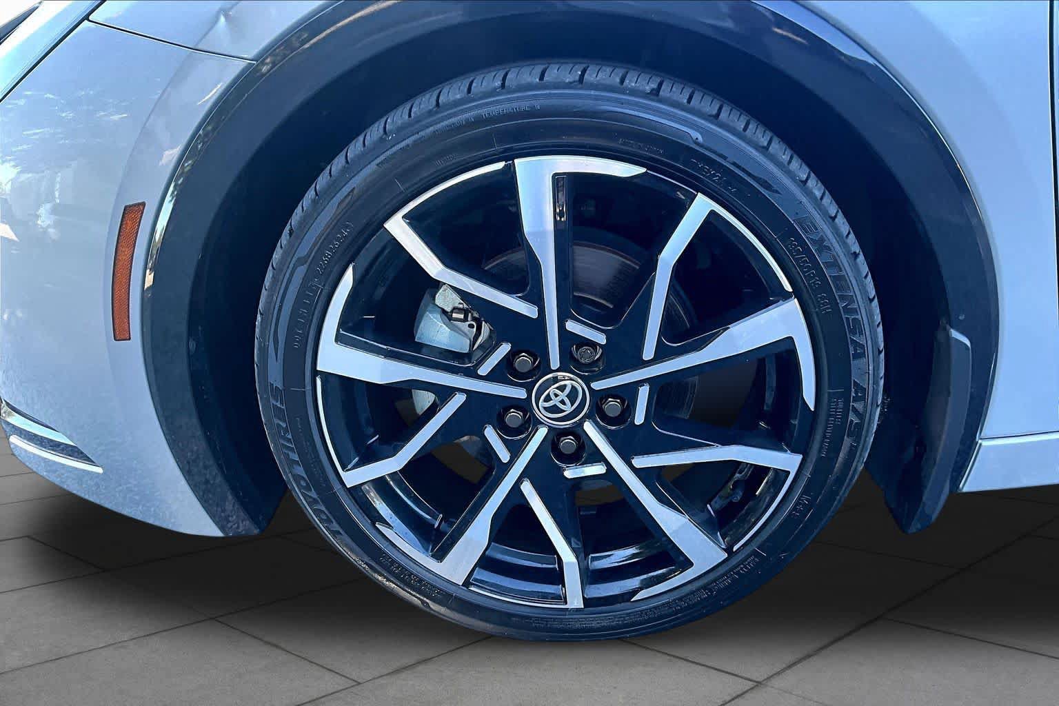 Used 2024 Toyota Prius Prime FWD image 10