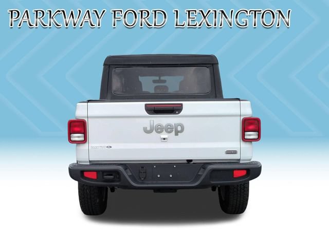 Used 2023 Jeep Gladiator Overland AWD/4WD image 4