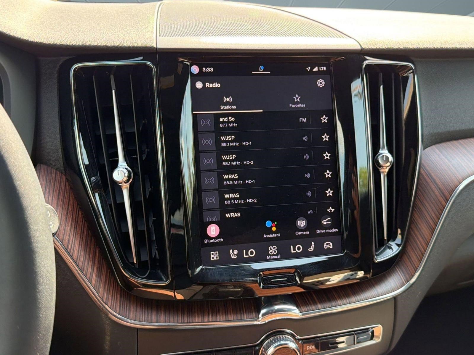 Certified 2024 Volvo XC60 B5 Plus w/ Climate Package AWD/4WD image 24