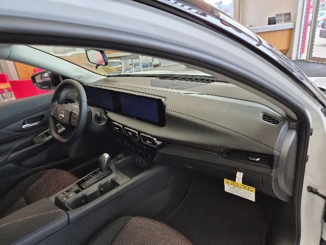 New 2026 Nissan Sentra SR FWD image 9