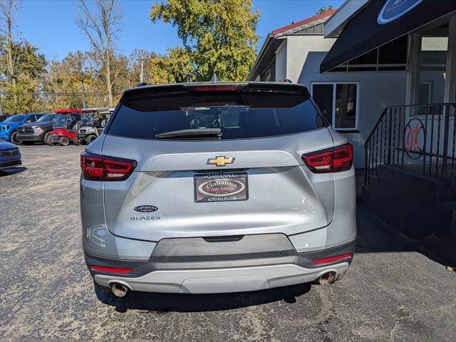 Used 2025 Chevrolet Blazer LT w/ Convenience Package FWD image 4