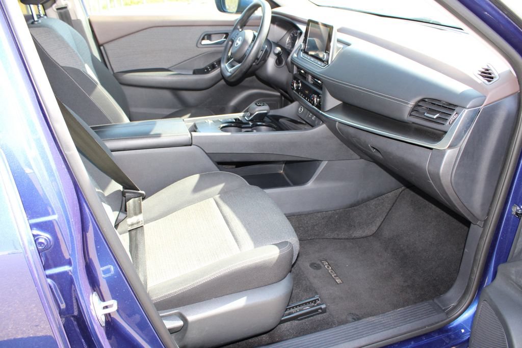 Used 2023 Nissan Rogue SV FWD image 6