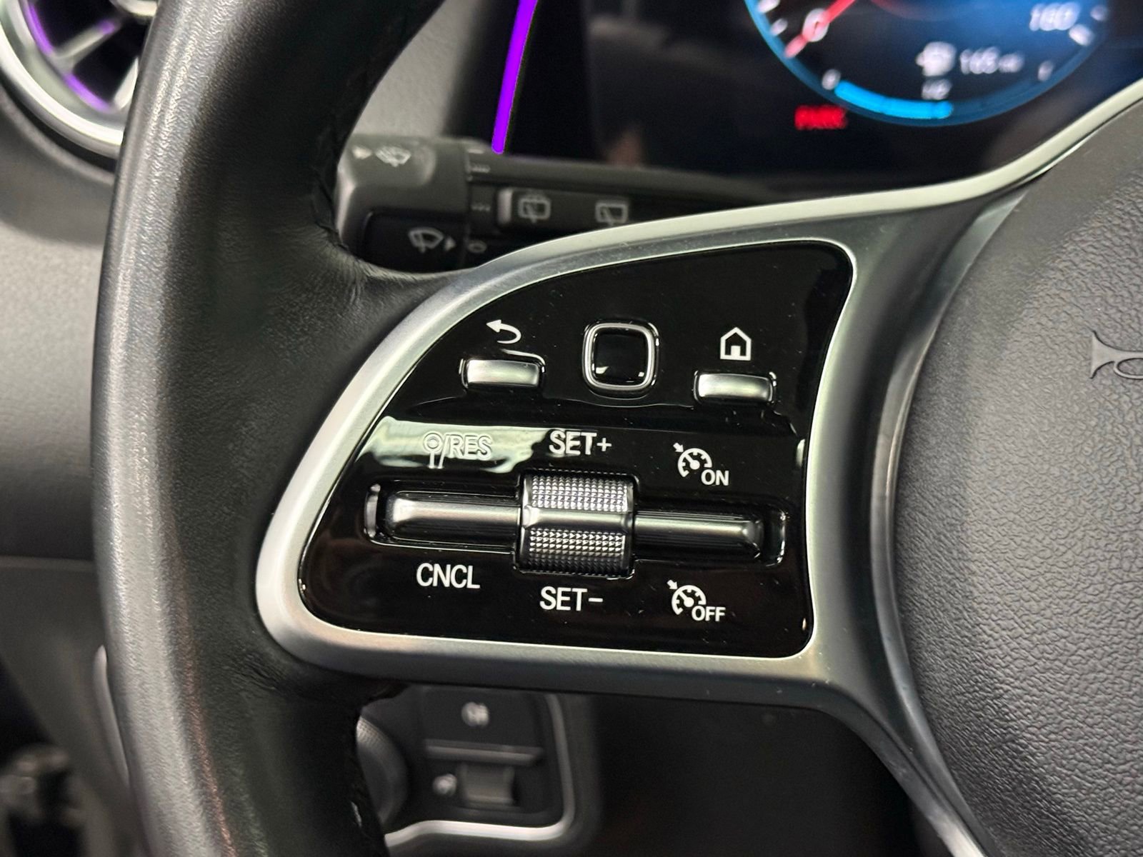 Used 2023 Mercedes-Benz GLB 250 4MATIC image 26