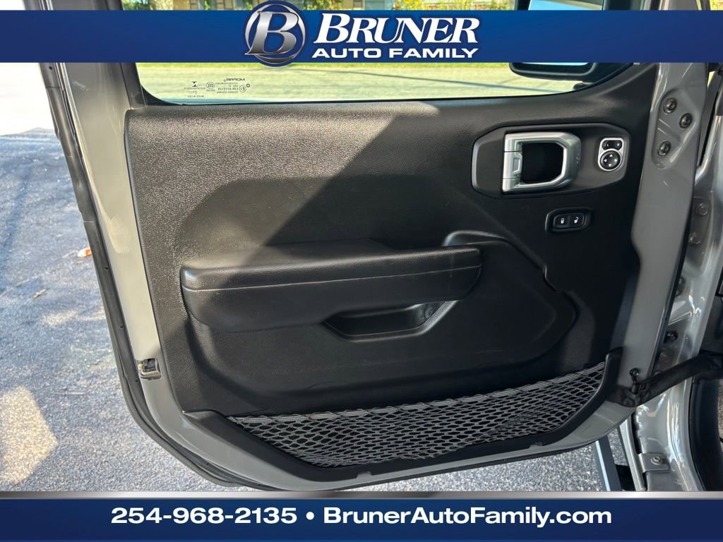 Used 2021 Jeep Wrangler Sport image 11