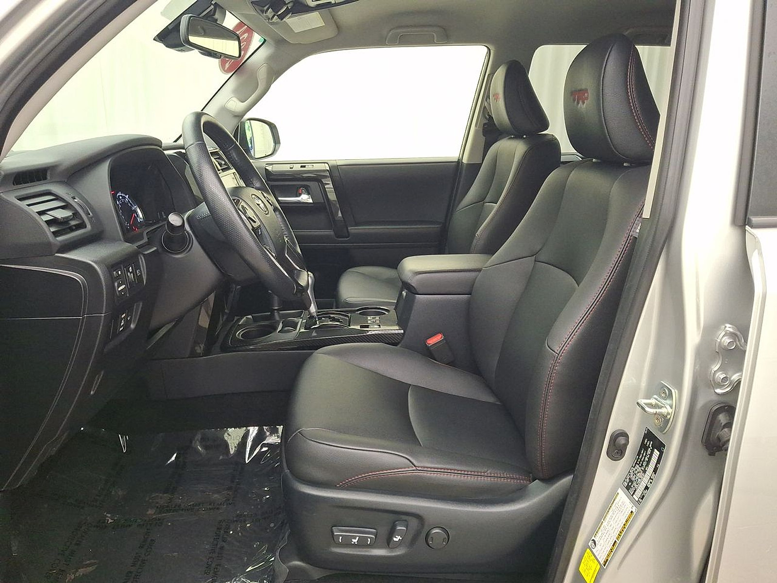 Certified 2024 Toyota 4Runner TRD Off-Road Premium AWD/4WD image 11