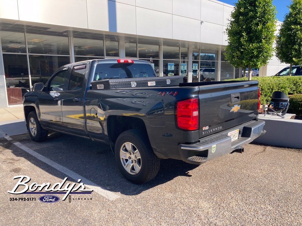 Used 2019 Chevrolet Silverado 1500 LT AWD/4WD image 3