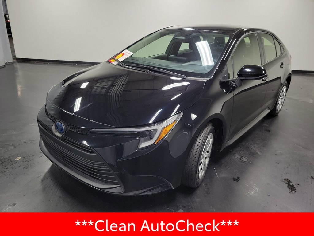 Used 2024 Toyota Corolla LE image 4
