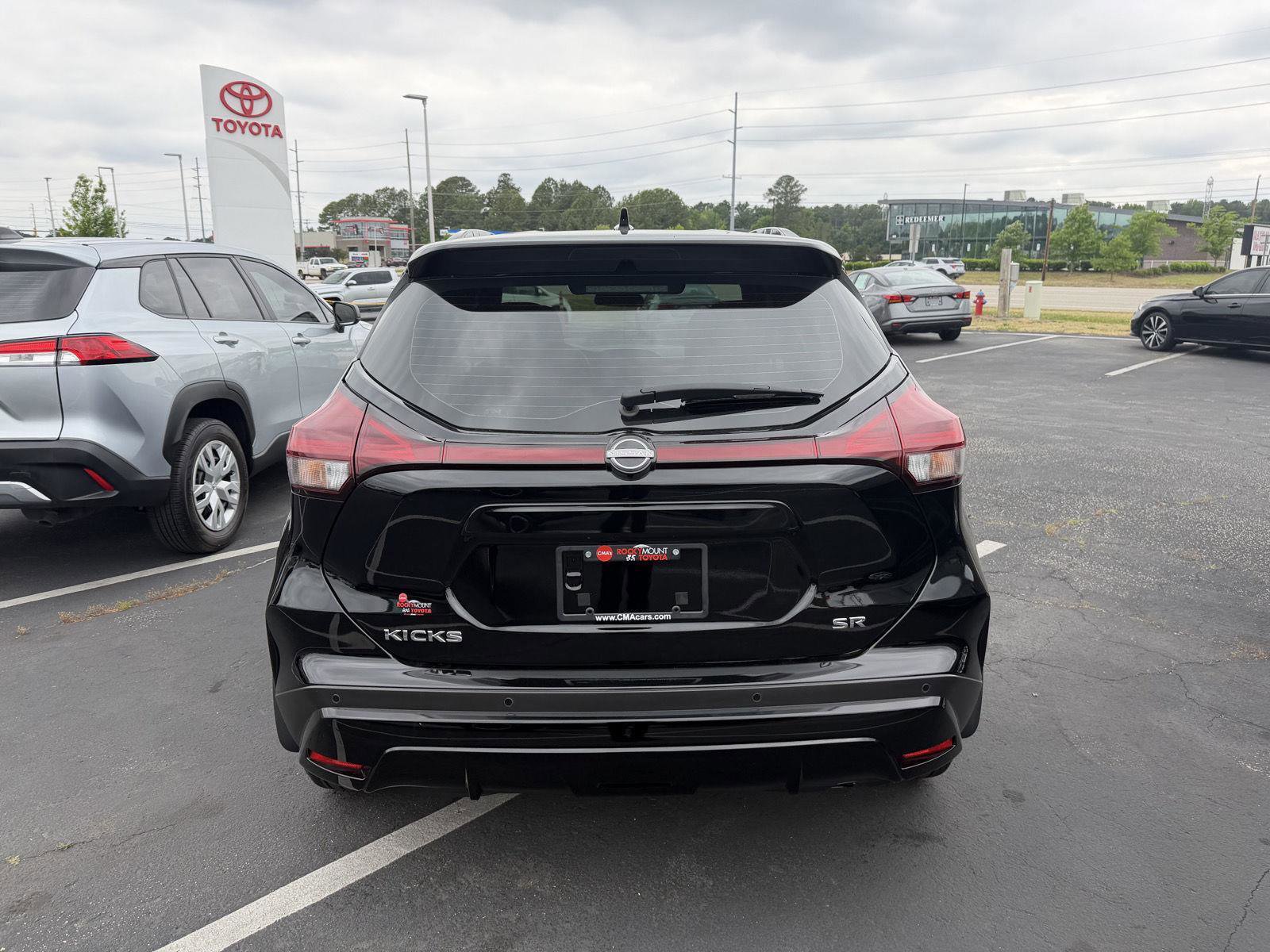Used 2024 Nissan Kicks SR FWD image 6