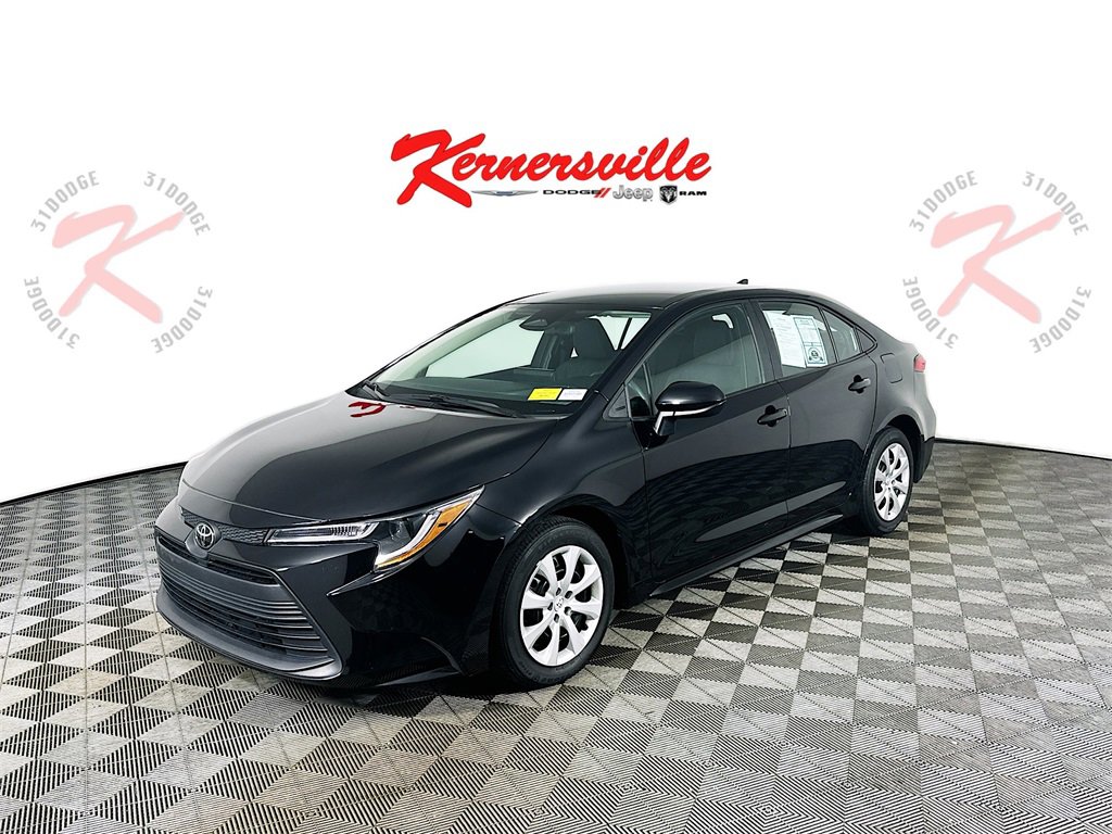 Used 2024 Toyota Corolla LE image 3
