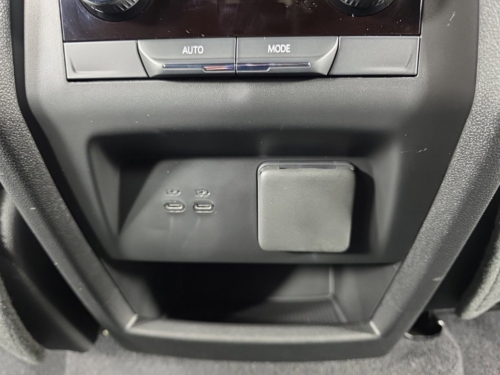 New 2026 Chevrolet Traverse LT w/ Sun and Wheel Package image 40