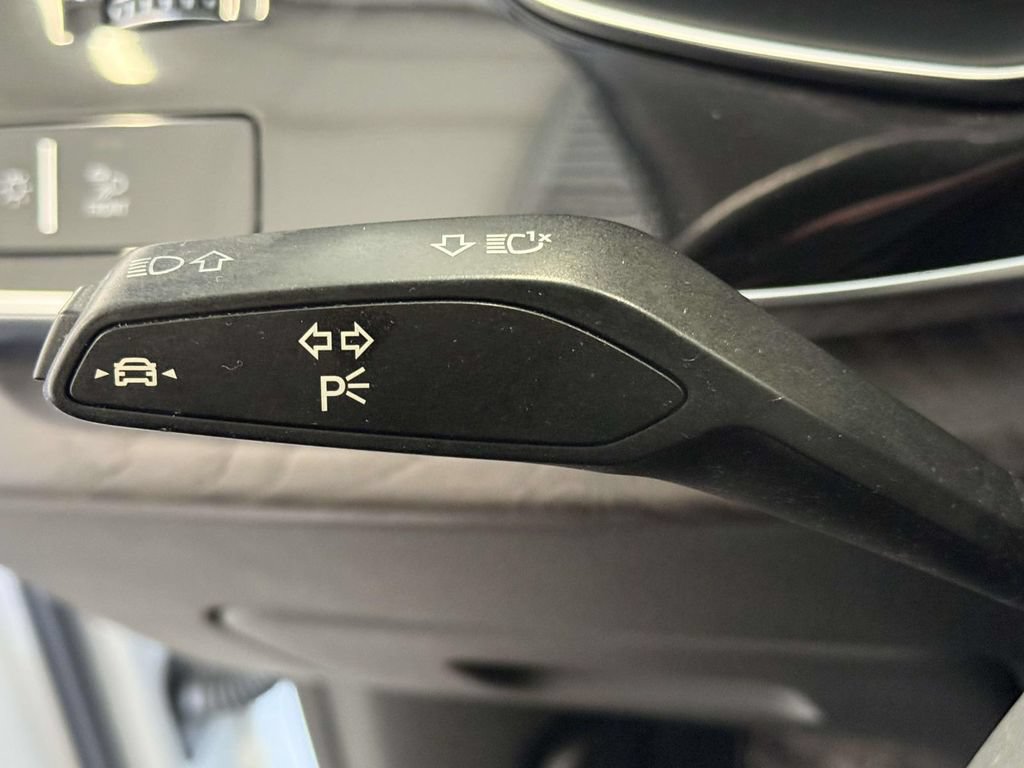 Used 2021 Audi Q8 Prestige AWD/4WD image 29