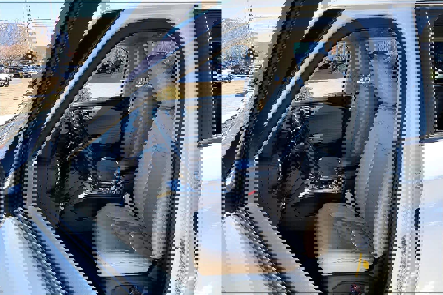 Used 2021 Ford Explorer Limited image 6