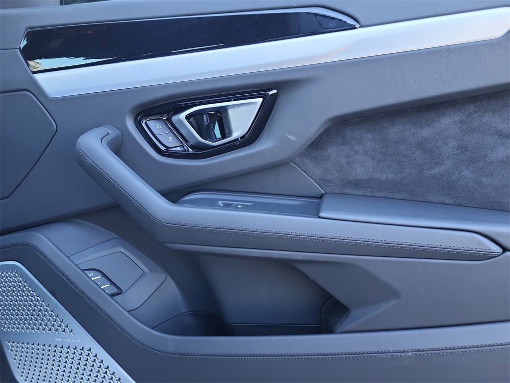 Used 2019 Lamborghini Urus image 18