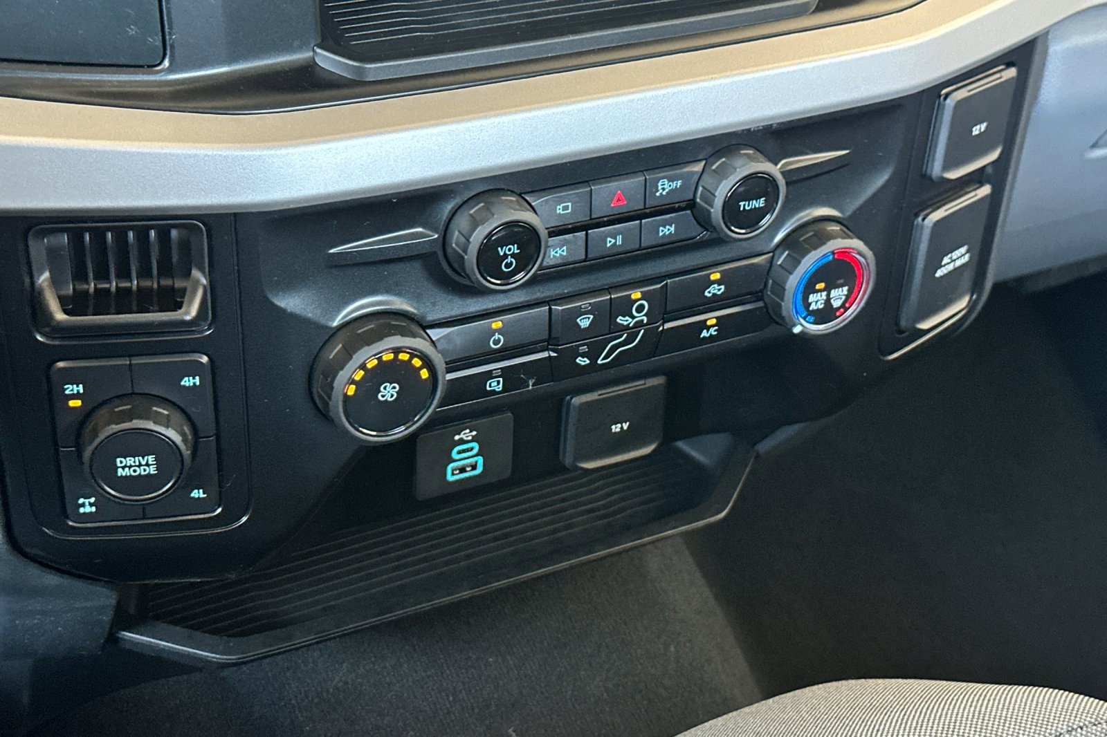 New 2025 Ford F250 XL w/ STX Appearance Package image 19