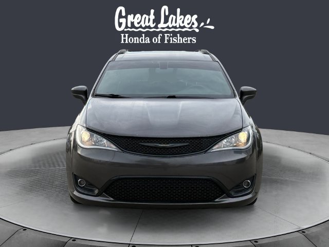 Used 2018 Chrysler Pacifica Touring-L Plus FWD image 8