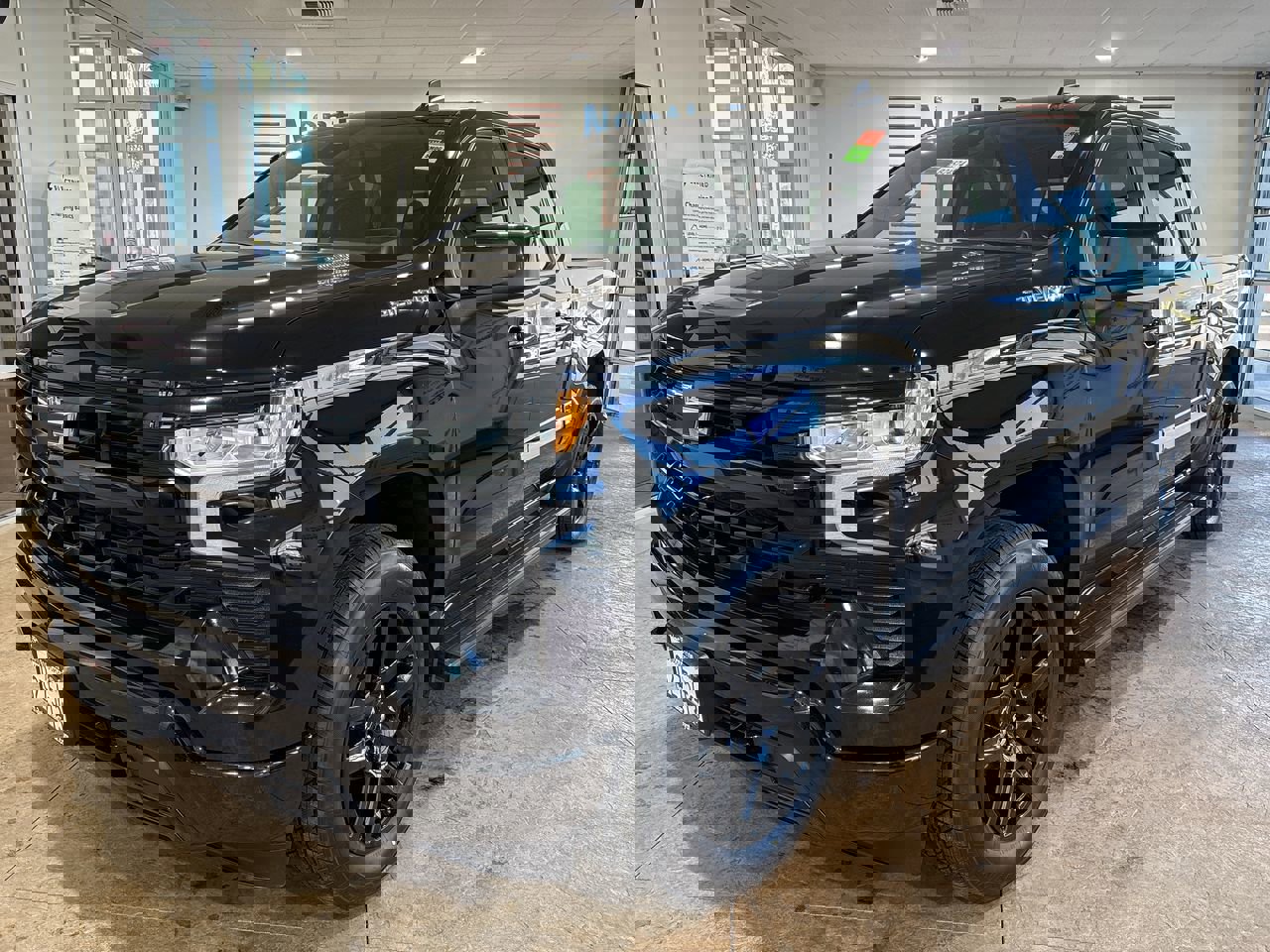 Used 2023 Chevrolet Silverado 1500 RST w/ Protection Package image 6