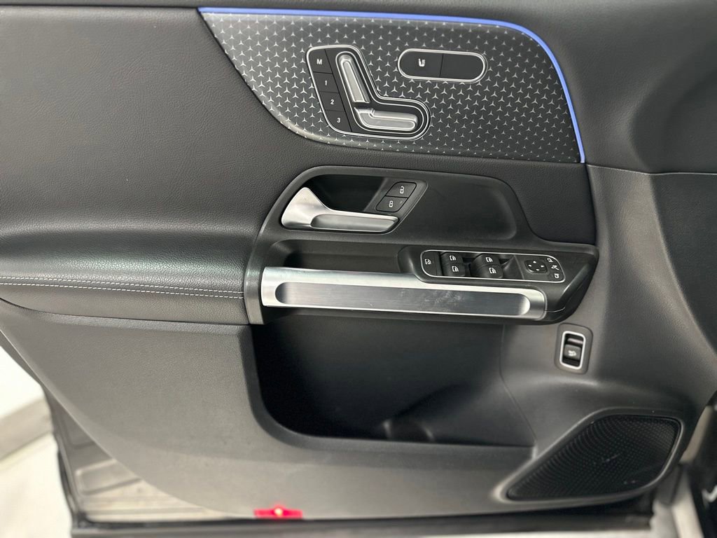 Used 2025 Mercedes-Benz GLB 250 image 15