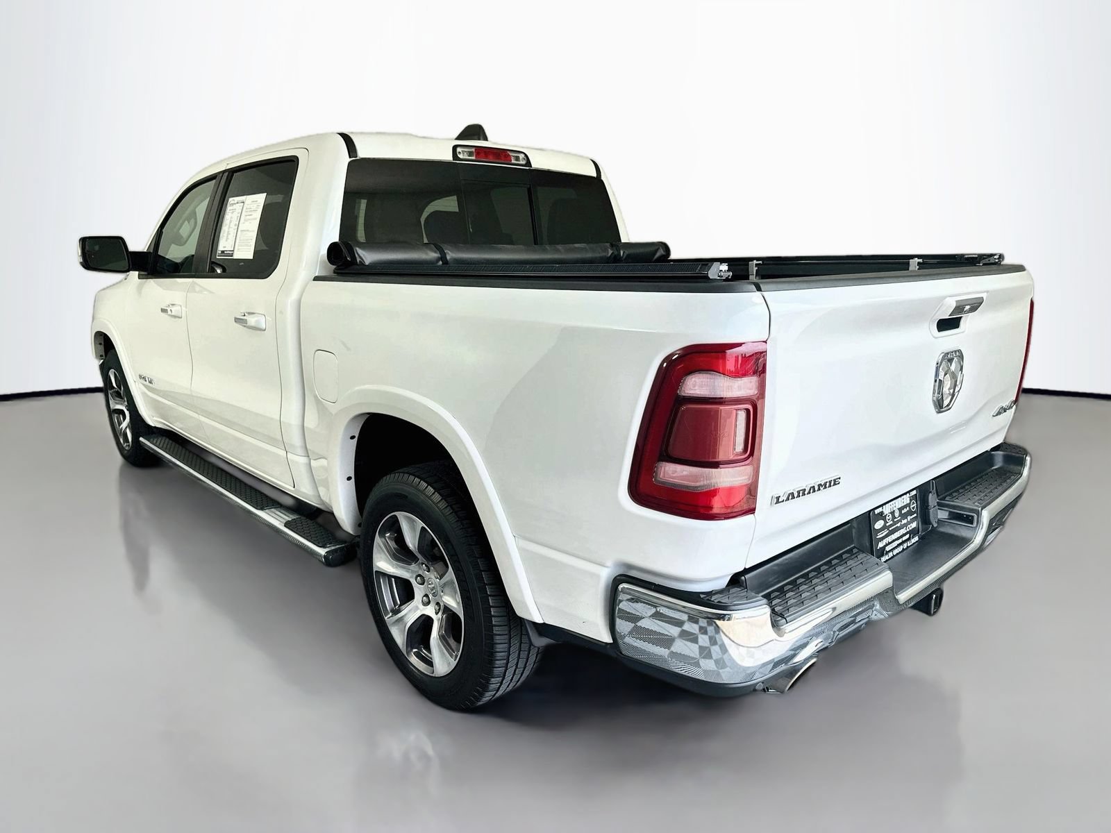 Used 2019 RAM 1500 Laramie AWD/4WD image 5