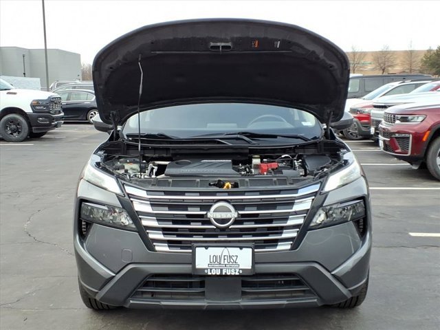 Used 2024 Nissan Rogue SV image 31