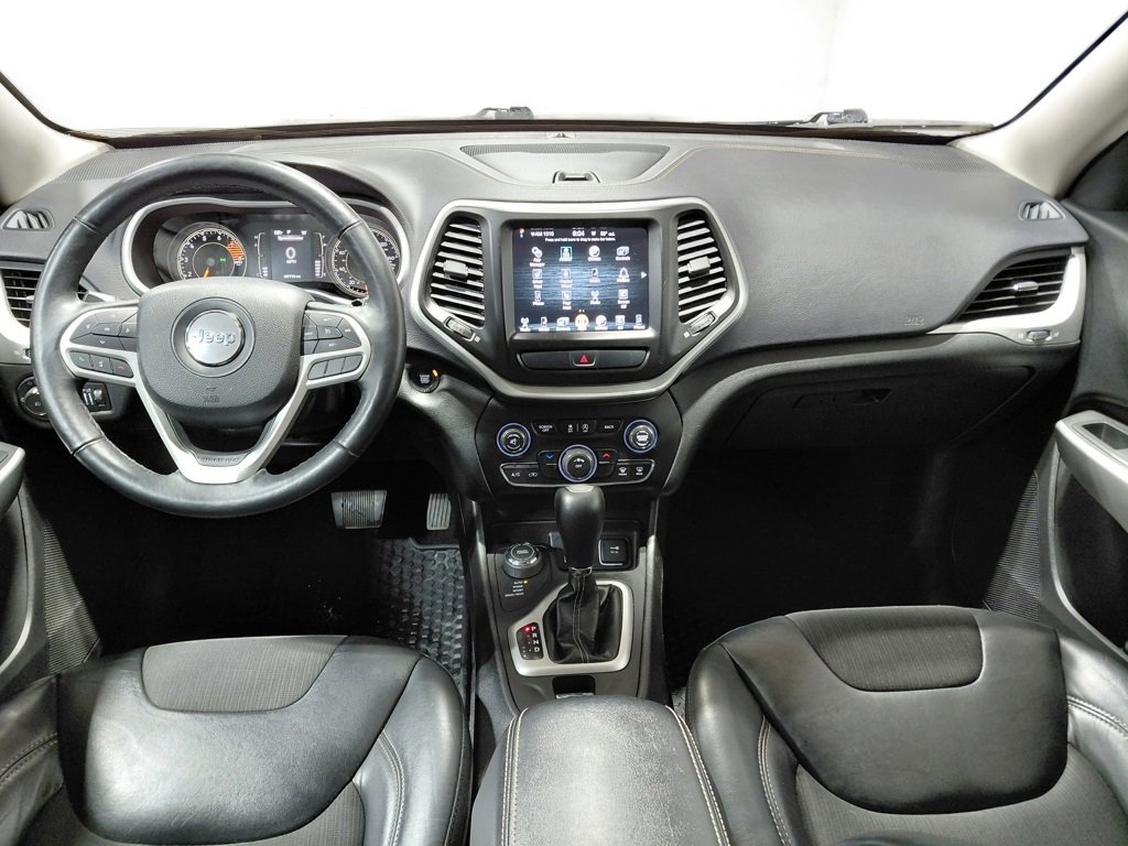 Used 2018 Jeep Cherokee Latitude Plus w/ Cold Weather Group image 15