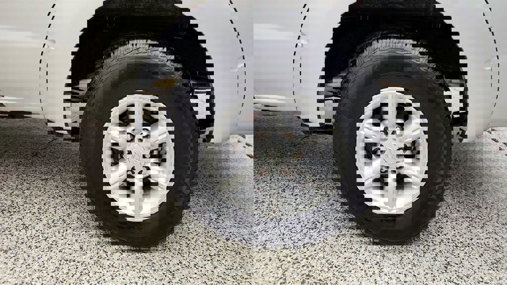 Used 2004 Nissan Frontier XE w/ (VTP) Value Truck Pkg image 9