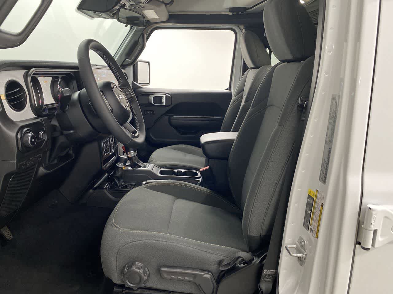 Used 2025 Jeep Wrangler Sport S AWD/4WD image 13