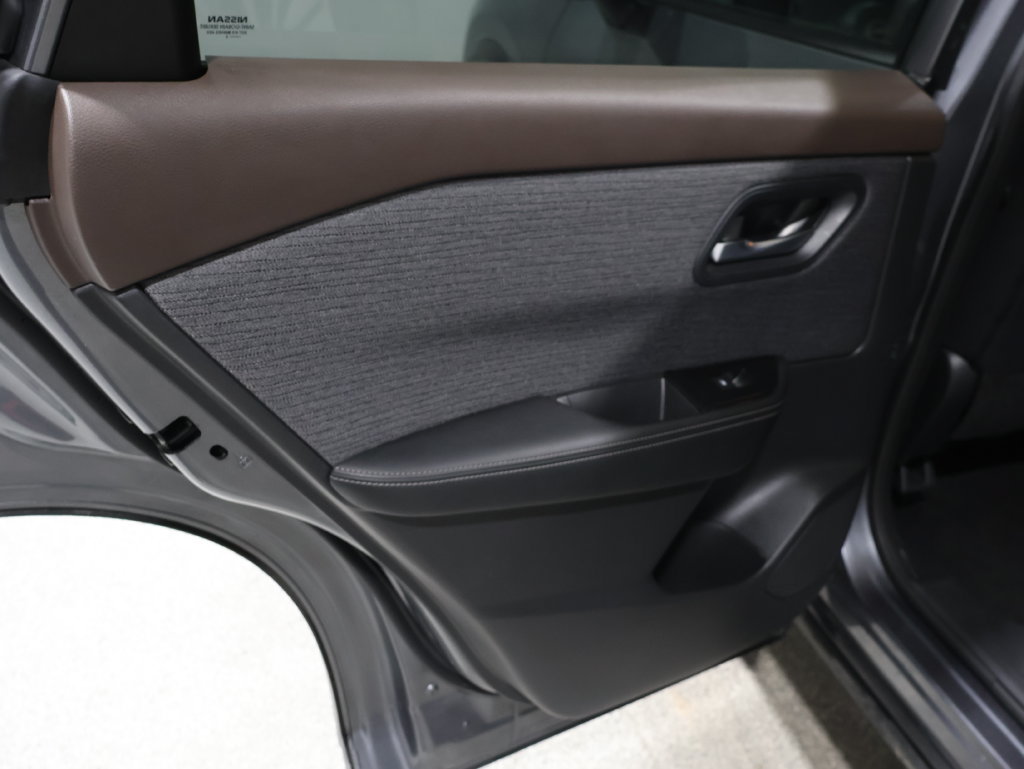 Used 2023 Nissan Rogue SV AWD/4WD image 19