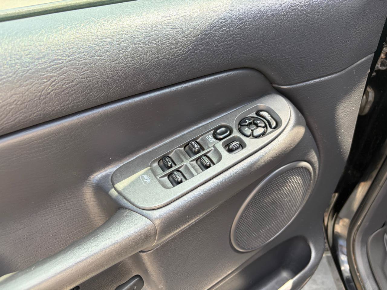 Used 2004 Dodge Ram 3500 Truck SLT AWD/4WD image 10